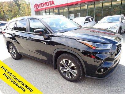 Used 2023 Toyota Highlander XLE