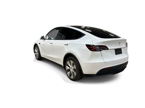 Certified 2023 Tesla Model Y Long Range AWD/4WD image 4