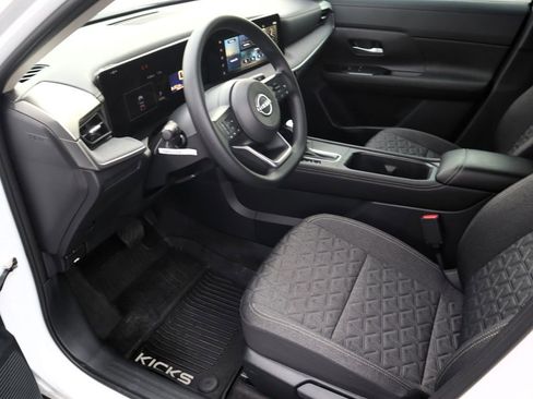 Used 2025 Nissan Kicks SV image 13