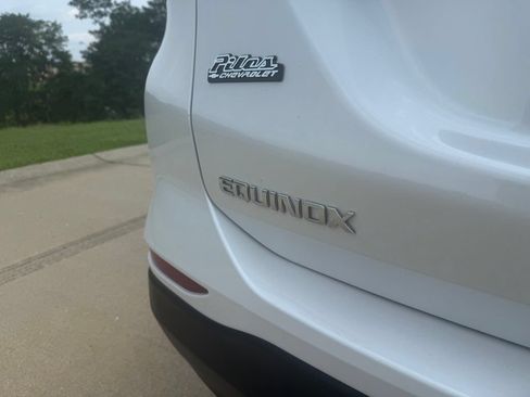 Used 2022 Chevrolet Equinox Premier FWD image 6