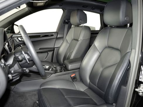 Certified 2023 Porsche Macan Turbo AWD/4WD image 5