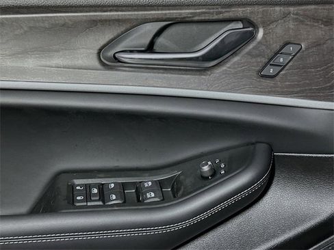 New 2025 Jeep Grand Cherokee L Limited w/ Luxury Tech Group II image 12