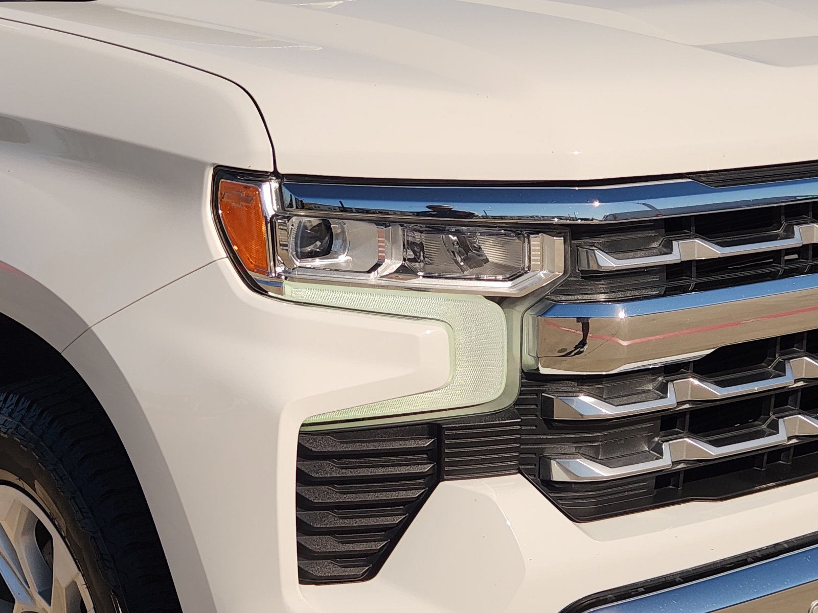 Certified 2023 Chevrolet Silverado 1500 LTZ AWD/4WD image 11