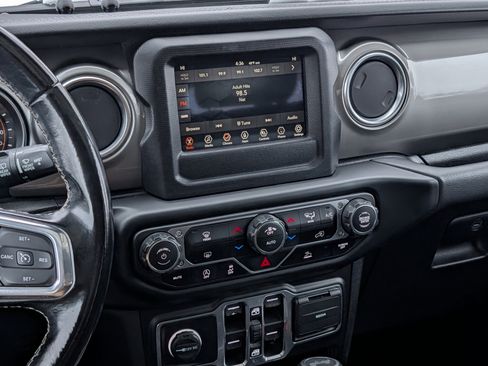 Used 2021 Jeep Wrangler Unlimited Sahara image 17