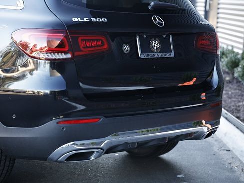 Used 2022 Mercedes-Benz GLC 300 4MATIC image 9