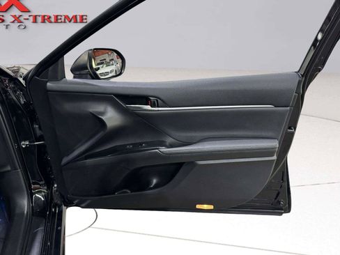 Used 2020 Toyota Camry XSE FWD image 36