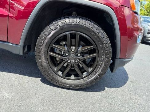 Used 2018 Jeep Grand Cherokee Limited w/ Trailer Tow Group IV AWD/4WD image 8