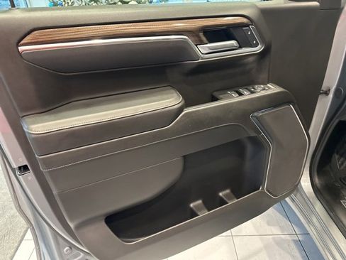 Used 2025 Chevrolet Silverado 1500 LT image 9