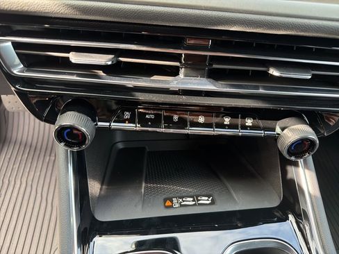 New 2026 Chevrolet Traverse LT w/ Midnight/Sport Edition image 17