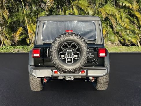 Used 2025 Jeep Wrangler Sport image 6