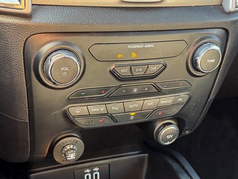 Used 2019 Ford Ranger XLT w/ Equipment Group 302A Luxury AWD/4WD image 34