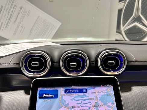 Certified 2025 Mercedes-Benz GLC 300 Exclusive 4MATIC AMG Line image 23