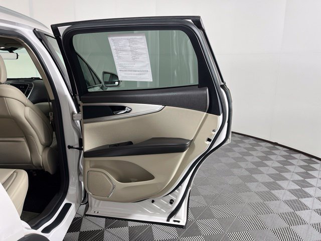 Used 2019 Lincoln Nautilus Premier AWD/4WD image 43