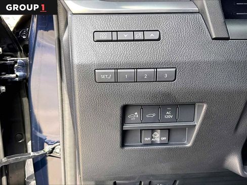 Used 2025 Lexus GX 550 w/ Accessory Package (2T) image 33