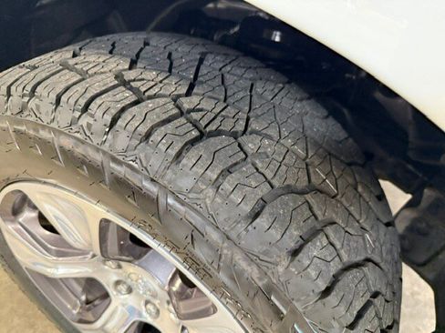 Used 2022 RAM 1500 Laramie AWD/4WD image 5