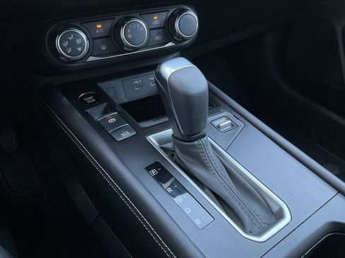 Used 2025 Nissan Kicks SV image 34