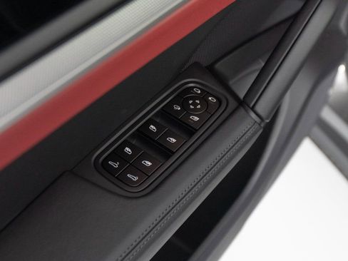 New 2026 Porsche Cayenne S image 21