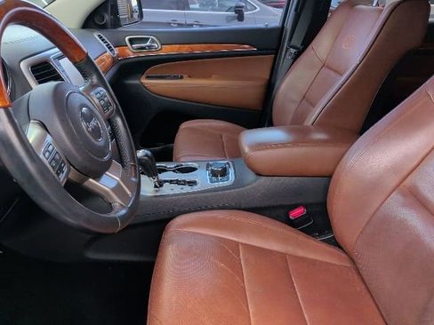 Used 2013 Jeep Grand Cherokee Overland w/ Advance Technology Group AWD/4WD image 5
