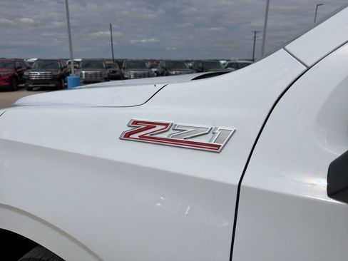 Used 2023 Chevrolet Tahoe Z71 w/ Luxury Package AWD/4WD image 10