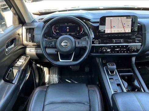 Used 2024 Nissan Pathfinder Platinum w/ Cargo Package image 5