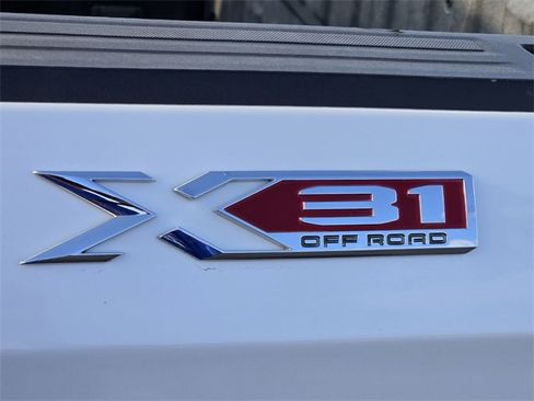 Used 2021 GMC Sierra 1500 SLT image 17