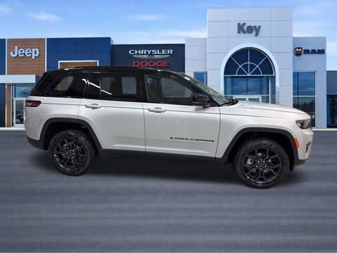 New 2025 Jeep Grand Cherokee Limited AWD/4WD image 8