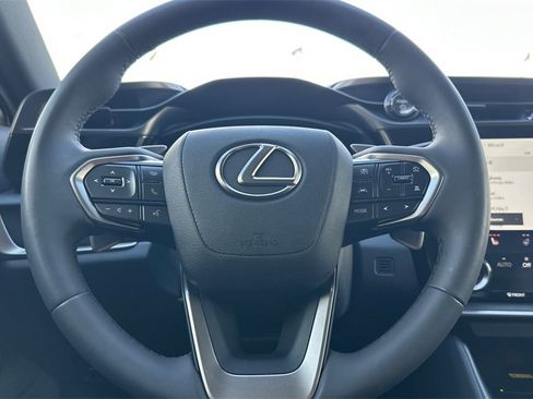 Used 2025 Lexus RZ 300e image 27