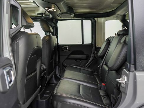 Used 2021 Jeep Wrangler Unlimited Sahara w/ Dual Top Group image 17