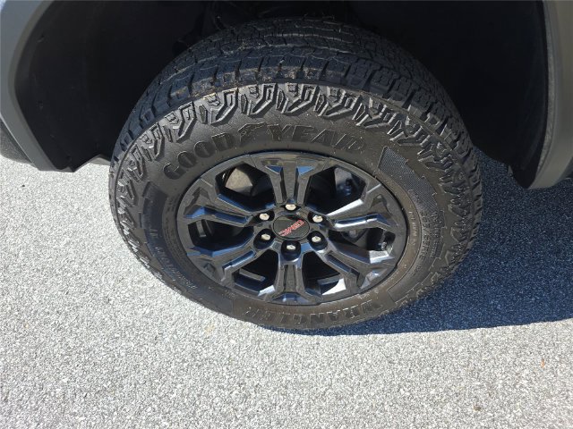 Used 2025 GMC Canyon Elevation w/ Convenience Package RWD image 10