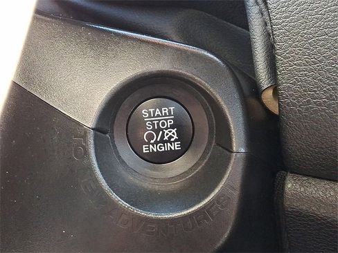 Used 2021 Jeep Renegade Latitude image 23