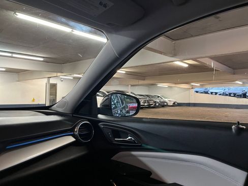 Used 2025 Chevrolet Trax LT image 35