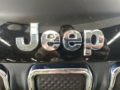 Used 2022 Jeep Compass Latitude FWD image 8