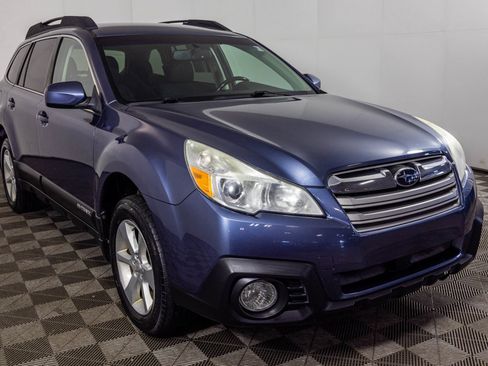 Used 2013 Subaru Outback 2.5i Premium AWD/4WD image 8