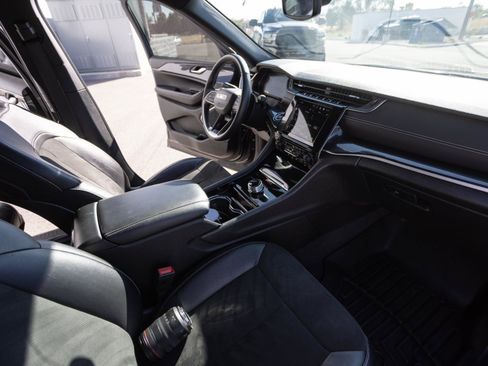 Used 2021 Jeep Grand Cherokee L Laredo AWD/4WD image 21