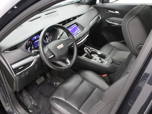 Certified 2022 Cadillac XT4 Premium Luxury w/ Enhanced Visibility Package image 15