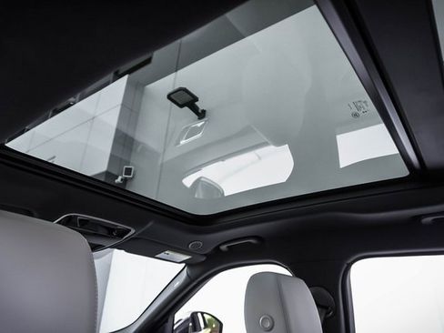 Used 2024 Land Rover Range Rover Velar Dynamic SE image 21