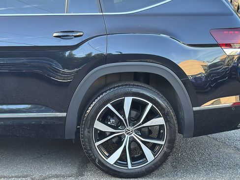 Used 2024 Volkswagen Atlas SEL Premium R-Line AWD/4WD image 4