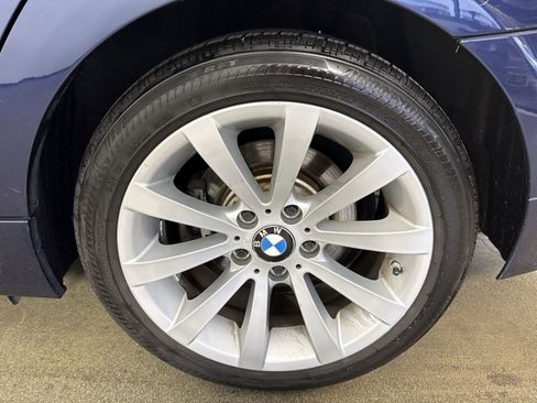 Used 2011 BMW 328i xDrive Sedan AWD/4WD image 4