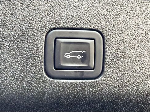 Used 2024 Chevrolet Tahoe LT image 14