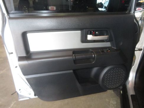 Used 2007 Toyota FJ Cruiser 4WD w/ Upgrade Pkg 1 image 16