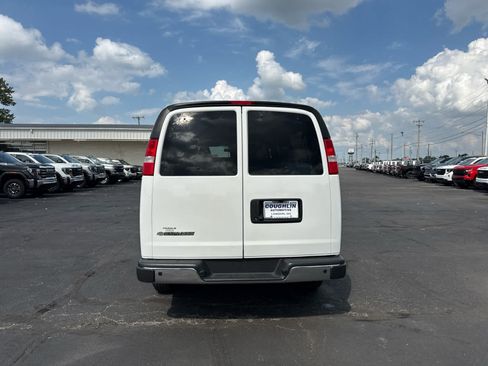 Certified 2024 Chevrolet Express 3500 LT w/ LT Preferred Equipment Group RWD image 4