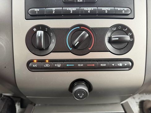 Used 2013 Ford Expedition XLT image 31