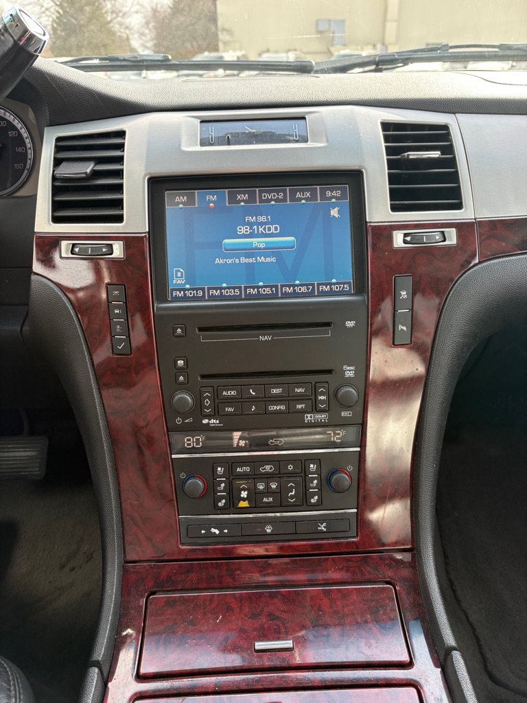 Used 2007 Cadillac Escalade AWD w/ Information Package image 18