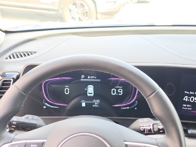Certified 2025 Kia Sportage EX FWD image 18