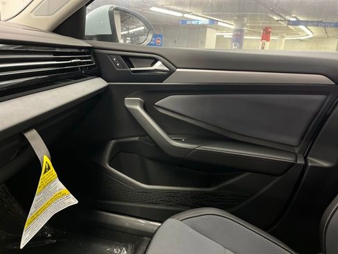 New 2025 Volkswagen Jetta SE image 29