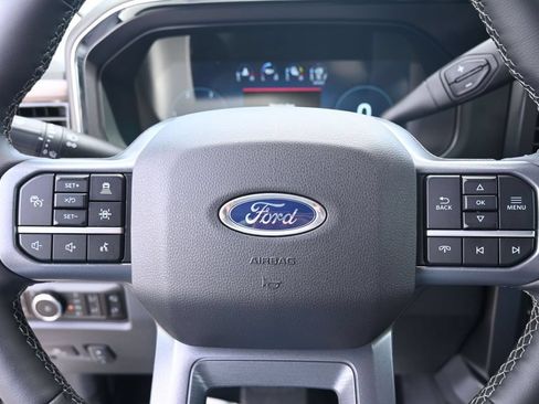 New 2026 Ford F250 Lariat w/ Black Appearance Package AWD/4WD image 39