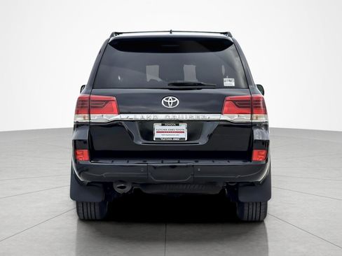 Certified 2018 Toyota Land Cruiser image 4