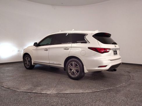 Used 2017 INFINITI QX60 Luxe w/ Premium Plus Package image 3