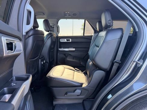 Used 2020 Ford Explorer Limited w/ Class III Trailer Tow Package AWD/4WD image 5