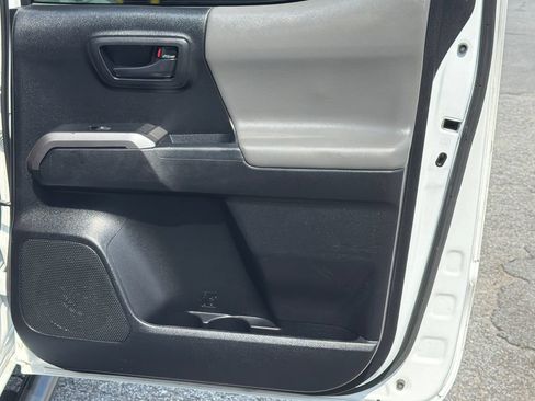 Used 2022 Toyota Tacoma SR5 w/ Technology Package RWD image 16